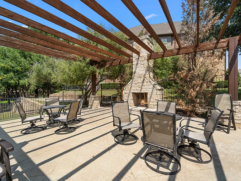 2952 Sheridan Dr — Photo 13