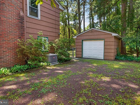 5th image of 518 Loblolly Ln