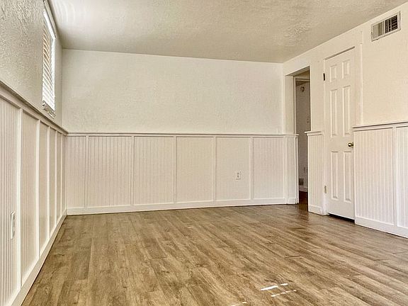 3rd image of 2035 Van Buren Ave #Eb-1082