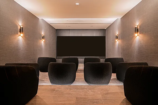 Rented by EXR | media 9