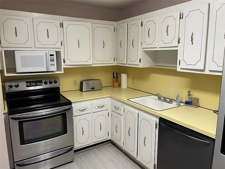 3375 N Country Club Dr #803 — Photo 7