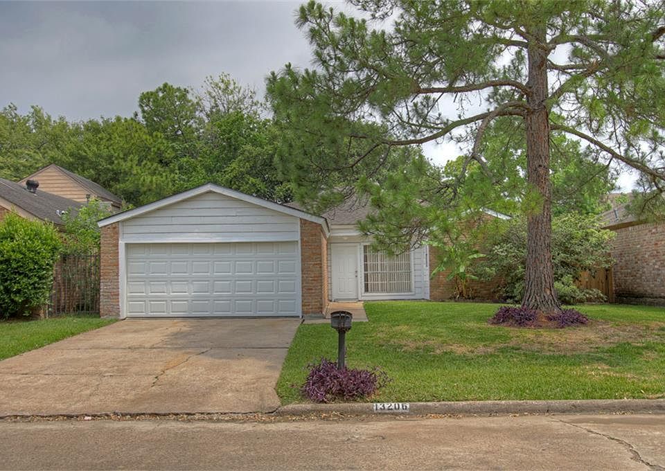 1st image of 13206 Creekview Park Dr