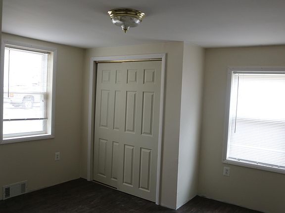 3rd image of 1653 Lake Ave