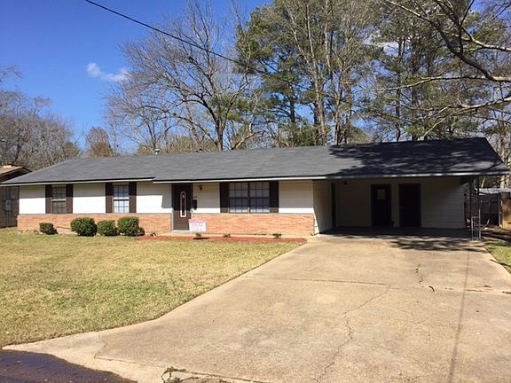3rd image of 914 Woodville Dr