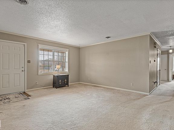 5th image of 100 Jenny Lynn Dr