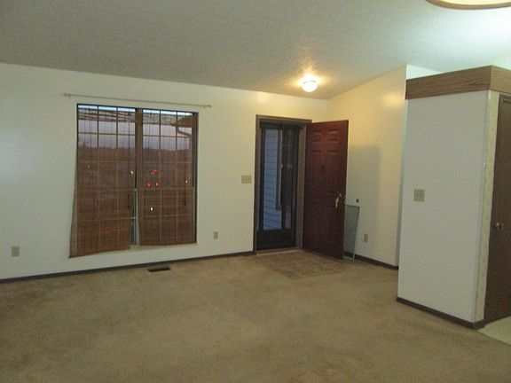 2nd image of 3595 Chesapeake Dr