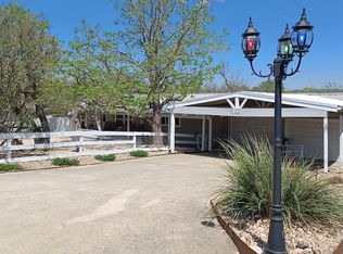 166 N Drew Ln, Kerrville, TX 78028