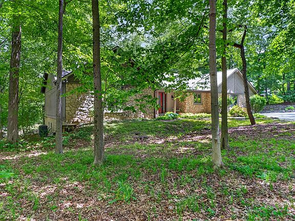 5th image of 64 Hickory Ridge Cir