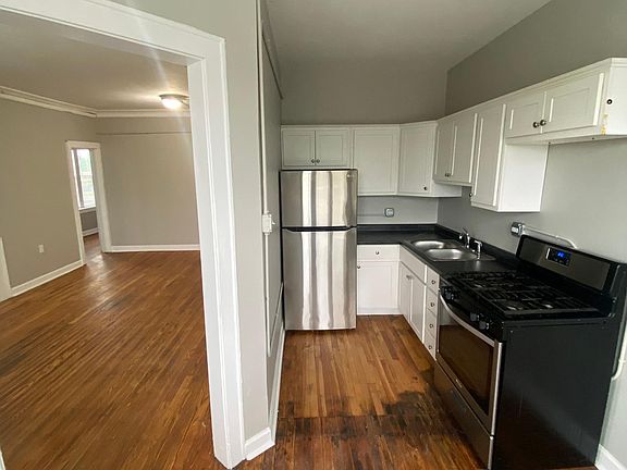 2nd image of 5945 Hyslop Pl APT 305