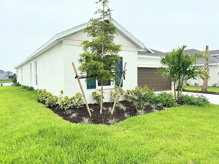 9299 SW Lorenzo Way — Photo 3
