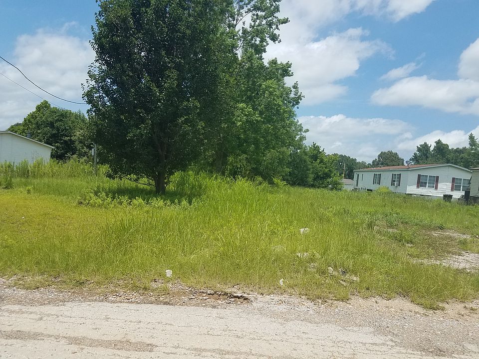 2nd image of 400 Ashwood Dr