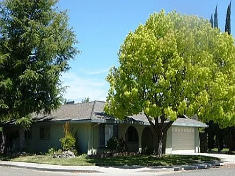 2595 Oregon Ave photo 1