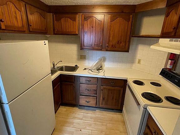 3rd image of 7 Emery St #Sb-202