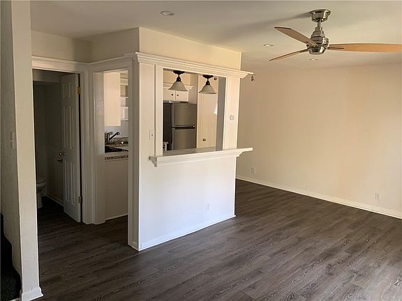 3rd image of 2803 Skyway Cir APT 101