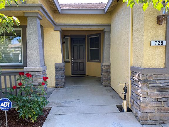 3rd image of 729 Coibion Ct