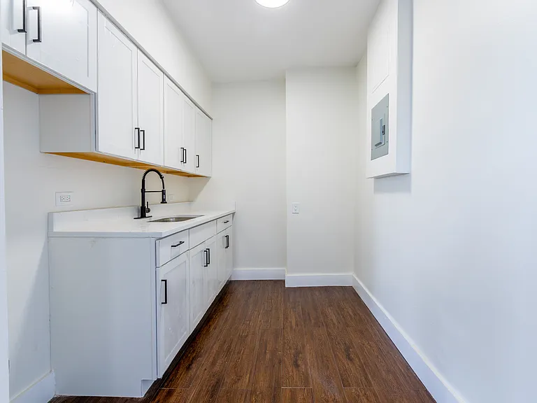716 College Ave #1 — Photo 2