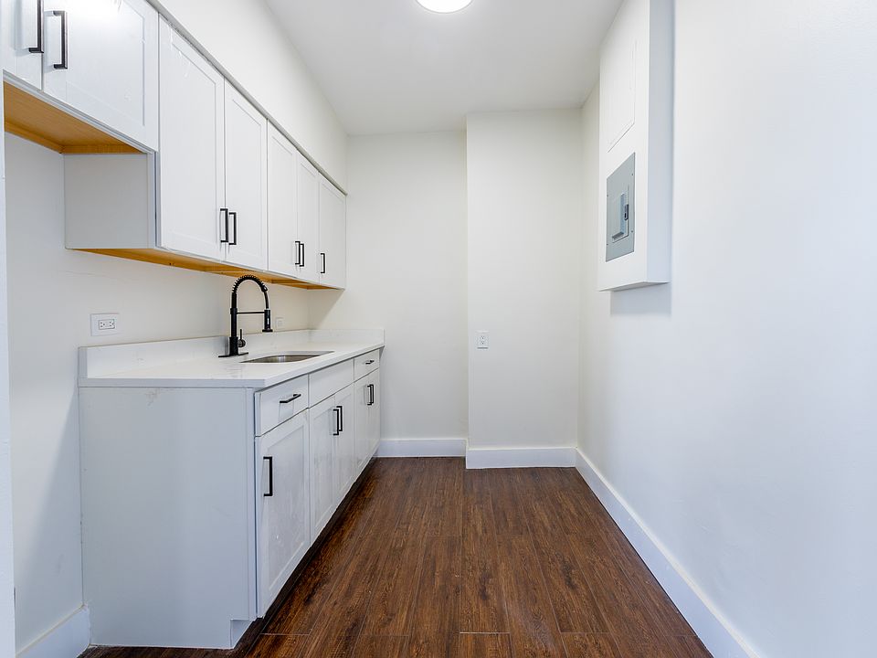 1st image of 13464 Clifton Blvd #1