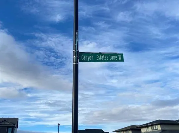 14 Canyon Estates Ln W, Lethbridge, AB T1K 5W7
