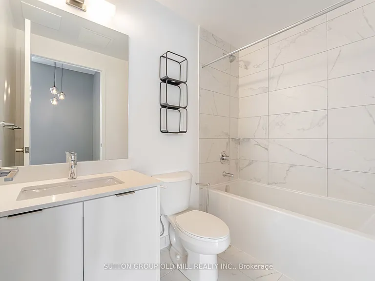 204 Burnhamthorpe Rd E #104 — Photo 33