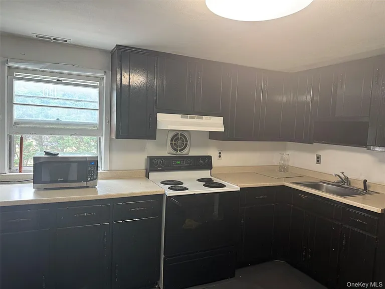 124 Parkdale Dr — Photo 12