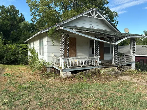 307 E Benton Street, Carrollton, MO 64633