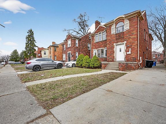 3rd image of 17540 Indiana St