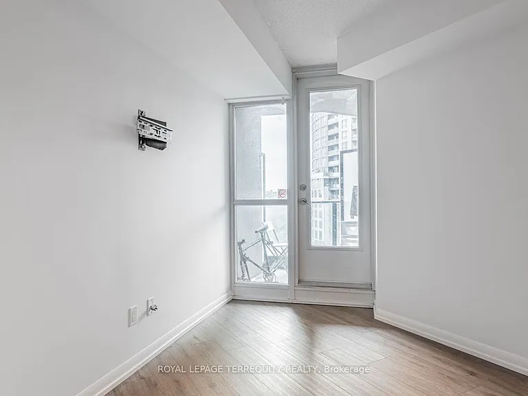 209 Fort York Blvd #658 — Photo 10