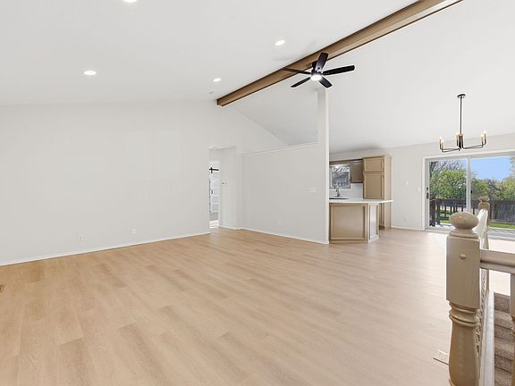4th image of 2772 Glacier Dr