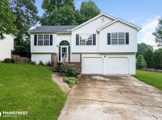 5075 Memory Ln, Flowery Branch, GA 30542