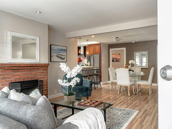 5th image of 2053 Shoreview Ave