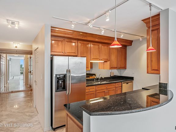 5th image of 345 N Lasalle Blvd #3702