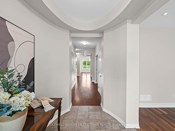 5th image of 788 Kilbirnie Dr