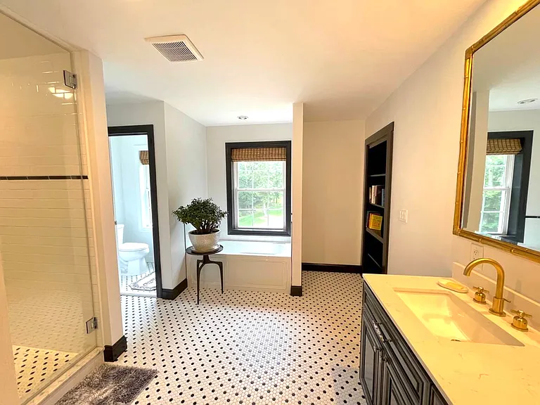 465 Springs Fireplace Rd — Photo 16
