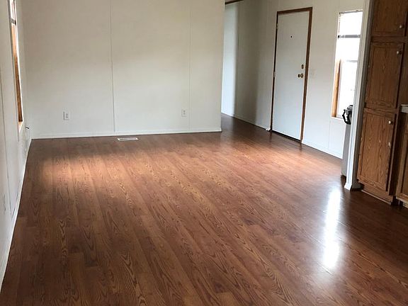 3rd image of 517 Desisti Ln