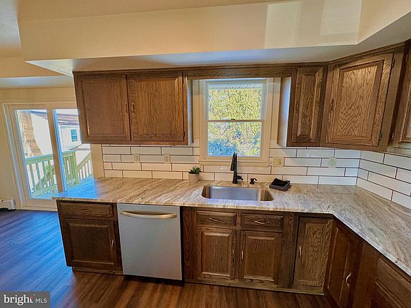 4th image of 701 Tamarack Trl