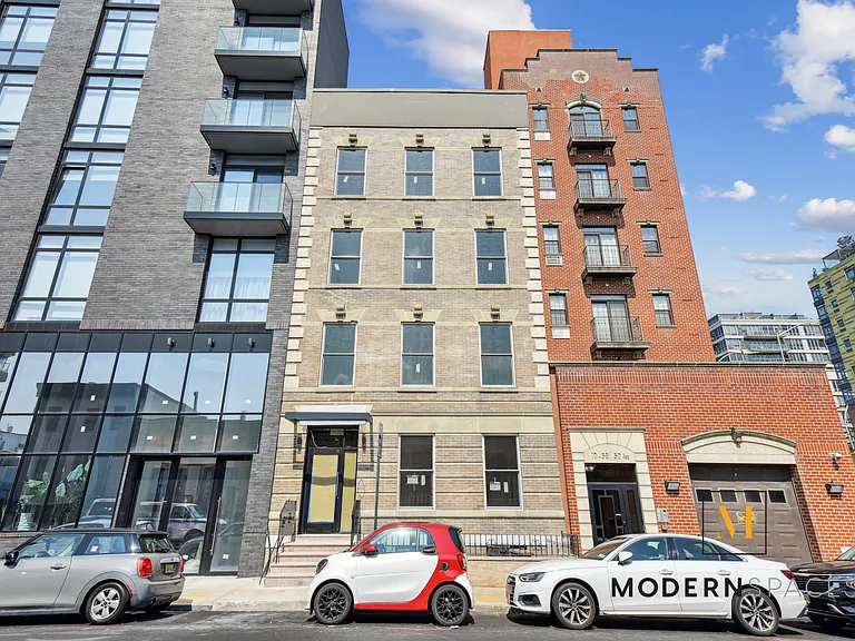 10-57 50th Ave #DLX — Photo 17