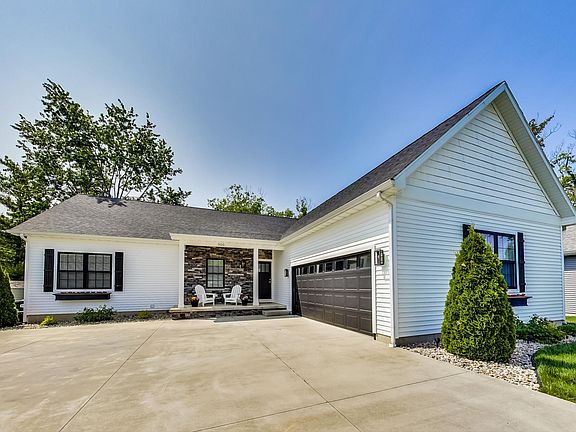 3rd image of 900 Saint Joseph Dr
