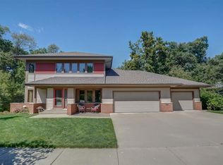 1220 Kings Lynn Rd, Stoughton, WI 53589