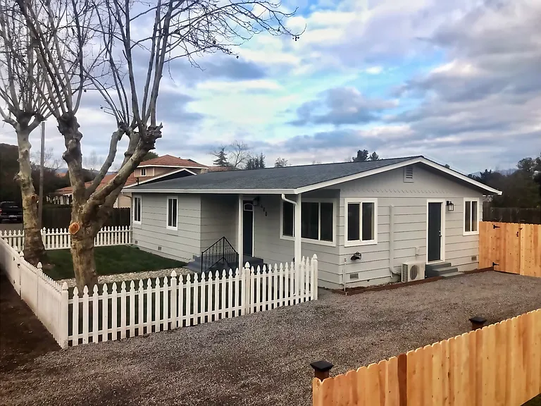 400 Stutsman Rd — Photo 11
