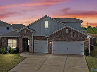 404 Arcanum Ln, New Market, AL 35761