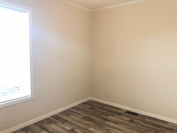 5th image of 32681 Cary Ln N