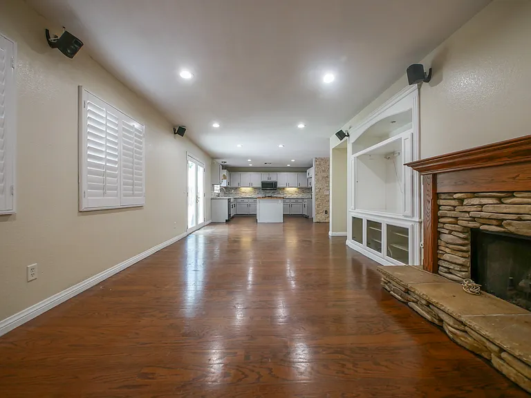 3476 Hawthorne Dr — Photo 11