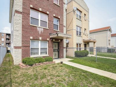 3860 W West End Ave, Chicago, IL, 60624