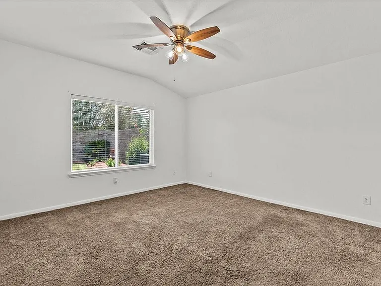 202 Pebble Walk Ln — Photo 18