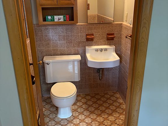 4th image of 1644 Highridge Cir