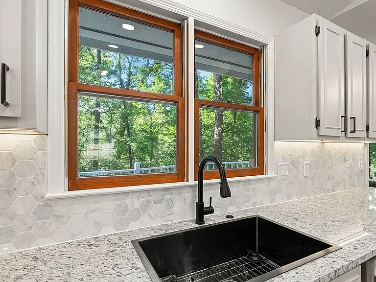213 Dogwood Glen Dr — Photo 11