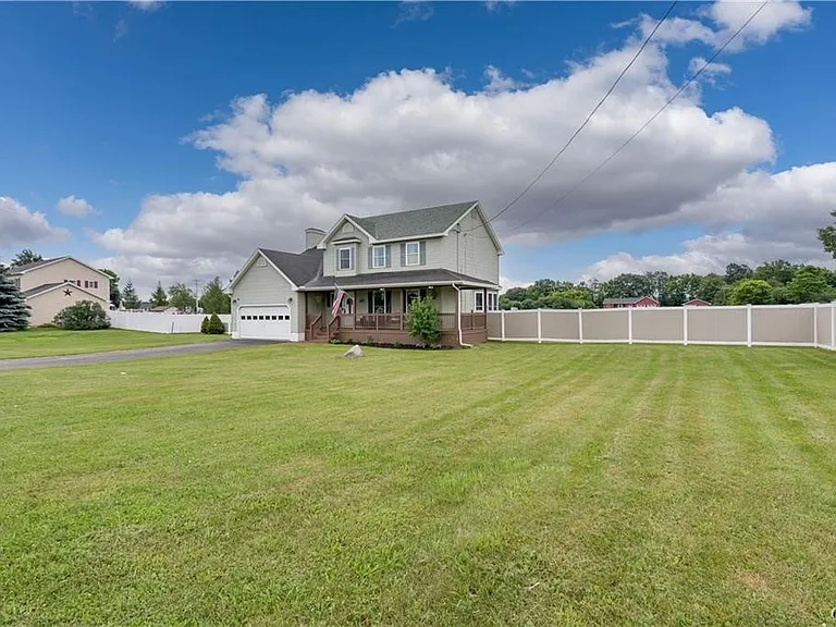 26202 Lafave Rd — Photo 2