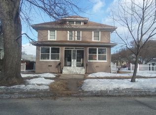 424 44th St, Moline, IL 61265