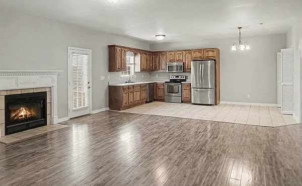 100 Camellia Ln — Photo 3