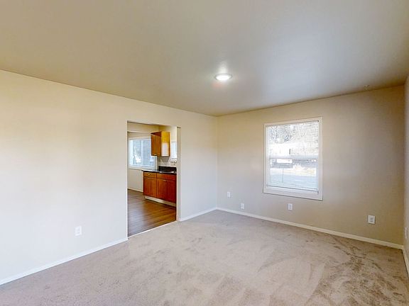 3rd image of 21306 Mountain Hwy E